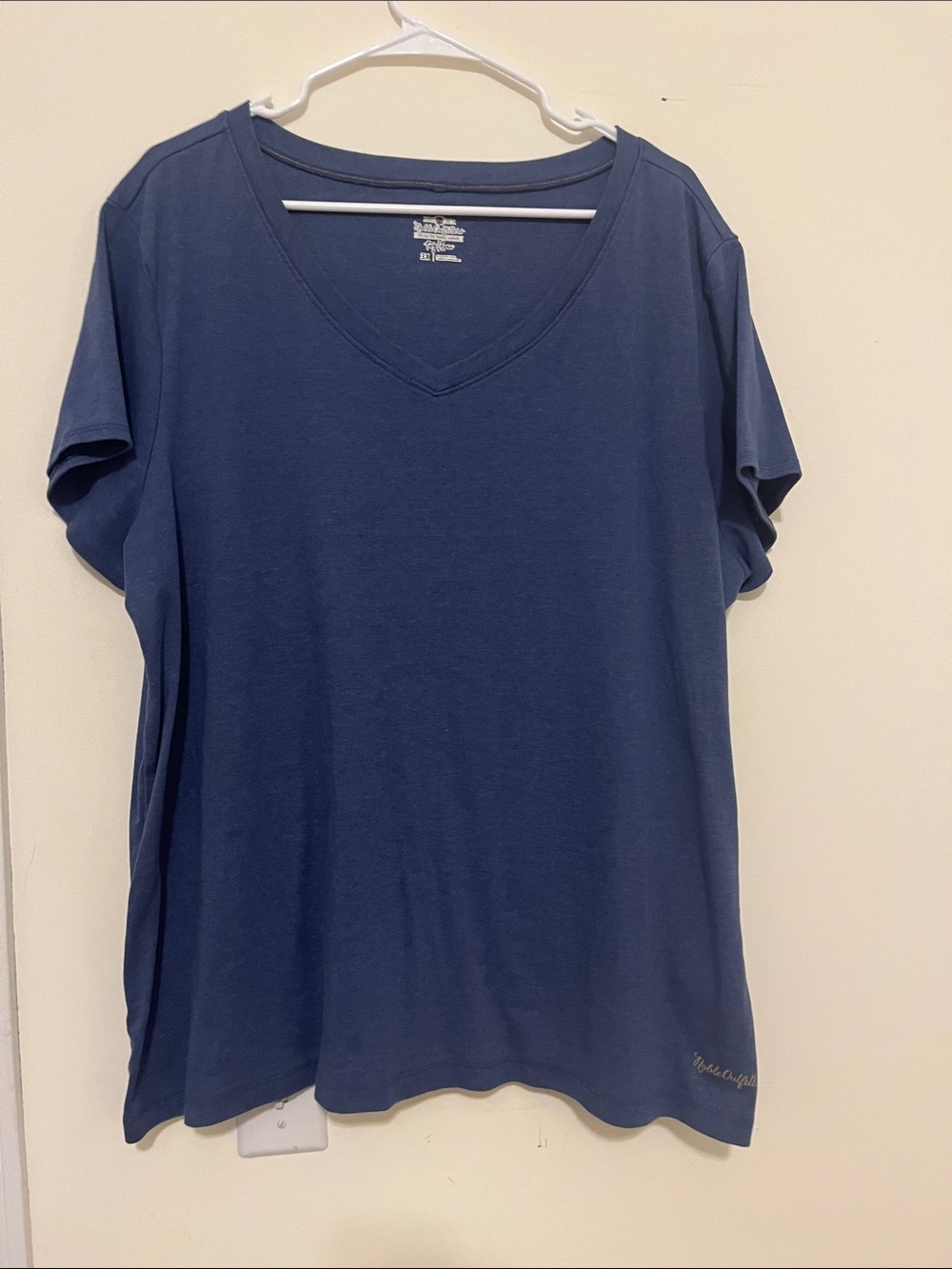 Classic V-Neck Short Sleeve Tee in Deep Blue